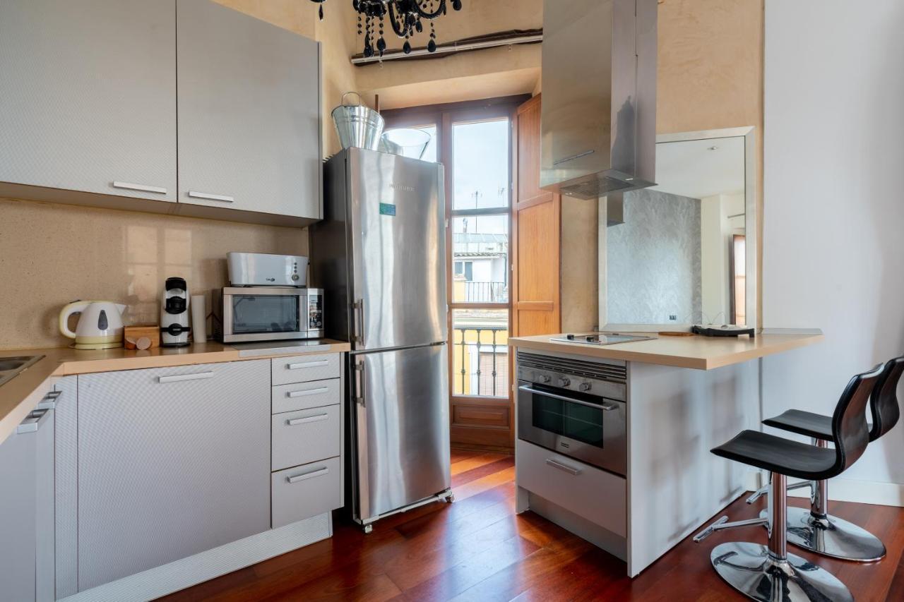 Cathedral Apartment, Upper Floor Apartment Севилья Экстерьер фото