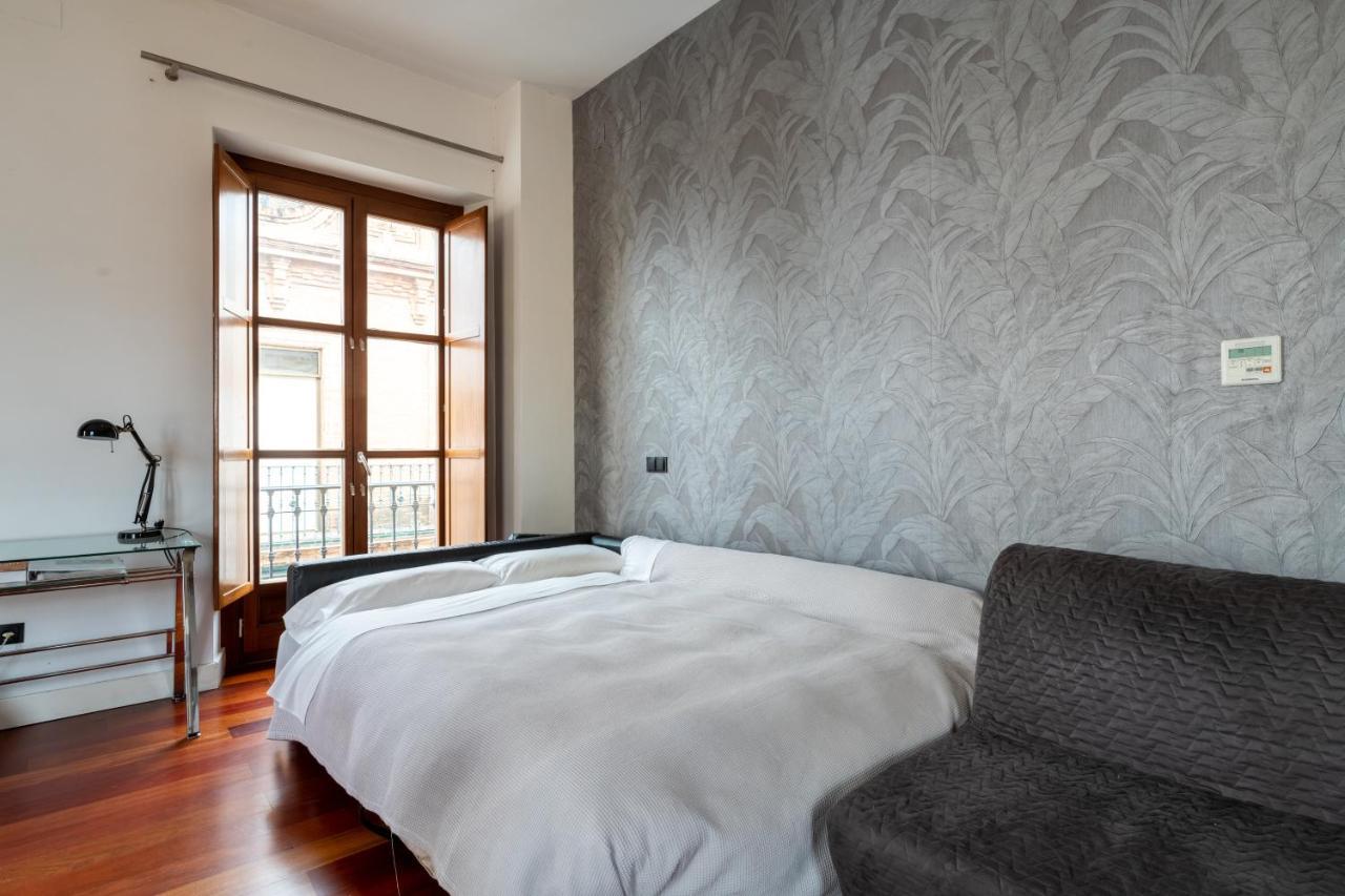 Cathedral Apartment, Upper Floor Apartment Севилья Экстерьер фото
