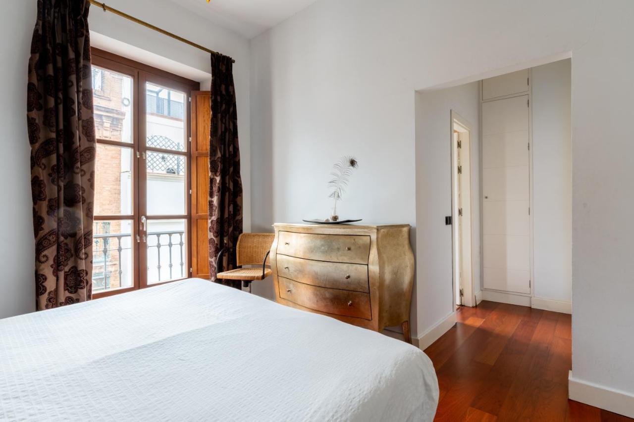 Cathedral Apartment, Upper Floor Apartment Севилья Экстерьер фото