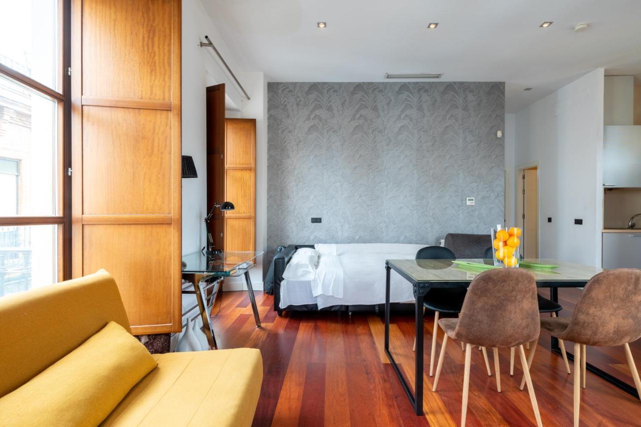 Cathedral Apartment, Upper Floor Apartment Севилья Экстерьер фото