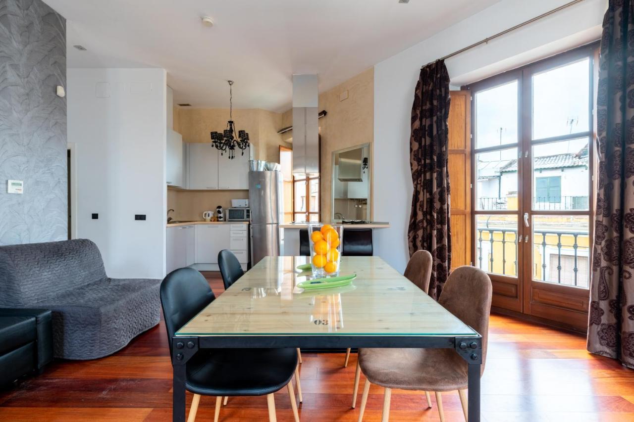 Cathedral Apartment, Upper Floor Apartment Севилья Экстерьер фото